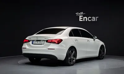 Mercedes-Benz A-Class 2020, 73993 км, за 12877.77 USD