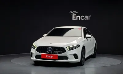 Mercedes-Benz A-Class 2020, 73993 км, за 12877.77 USD