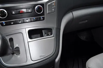 Hyundai Starex 2019, 251000 км, за 5399.43 USD - фото 13