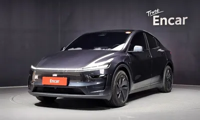 Tesla Model Y · 2026 год