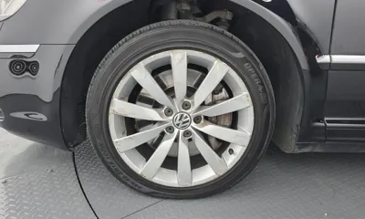 Volkswagen Phaeton 2012, 261096 км, за 2444.66 USD
