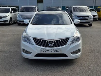 Hyundai Grandeur 2014, 152000 км, за 3966.88 USD