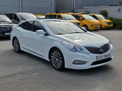 Hyundai Grandeur 2014, 152000 км, за 3966.88 USD