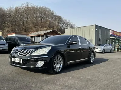 Hyundai Equus 2012, 163000 км, за 3479.06 USD