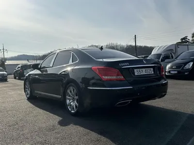 Hyundai Equus 2012, 163000 км, за 3479.06 USD