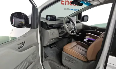 Hyundai Staria 2024, 29044 км, за 24637.58 USD - фото 12