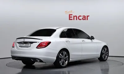 Mercedes-Benz C-Class 2017, 81970 км, за 10401.09 USD