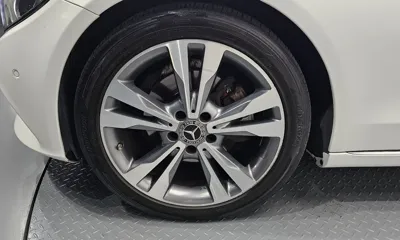 Mercedes-Benz C-Class 2017, 81970 км, за 10401.09 USD