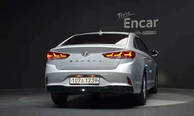 Hyundai Sonata 2018, 332947 км, за 2595.63 USD
