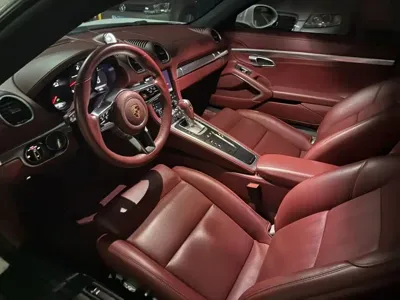 Porsche 718 2018, 60000 км, за 28692.79 USD