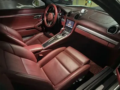 Porsche 718 2018, 60000 км, за 28692.79 USD