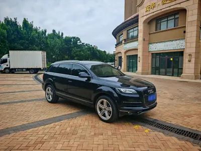 Audi Q7 2012, 180000 км, за 8558.43 USD