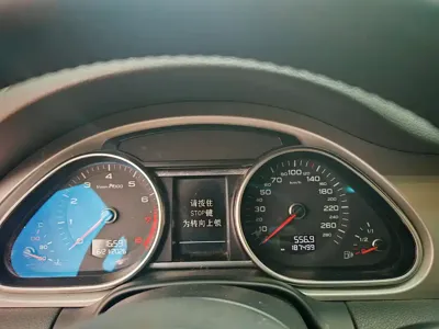 Audi Q7 2012, 180000 км, за 8558.43 USD