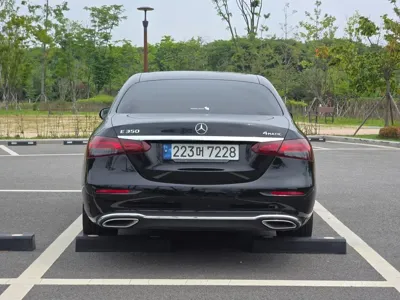 Mercedes-Benz E-Class 2022, 118700 км, за 23442.07 USD
