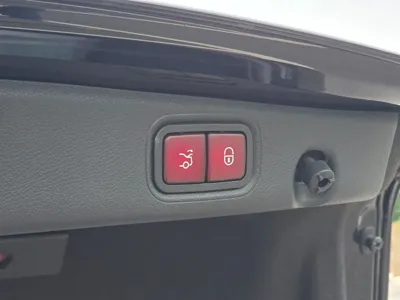 Mercedes-Benz E-Class 2022, 118700 км, за 23442.07 USD