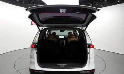Kia Canival 2023, 95279 км, за 16604.8 USD - фото 31