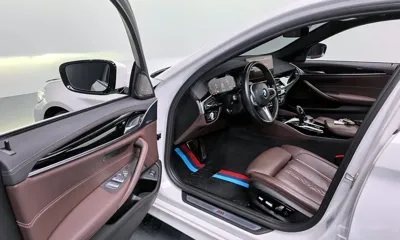BMW 5-Series 2023, 62947 км, за 29539.19 USD - фото 11