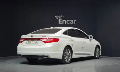Hyundai Grandeur 2016, 132640 км, за 5399.43 USD
