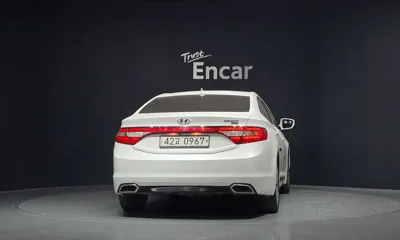Hyundai Grandeur 2016, 132640 км, за 5399.43 USD