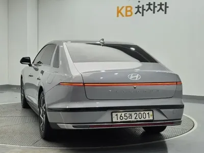 Hyundai Grandeur 2023, 239871 км, за 10162.87 USD