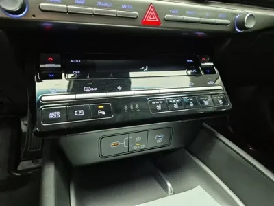 Hyundai Grandeur 2023, 239871 км, за 10162.87 USD - фото 16
