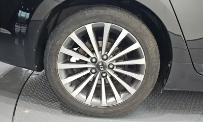 Kia K7 2013, 100874 км, за 4225.44 USD