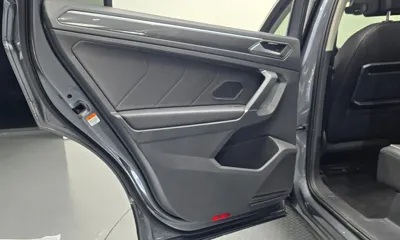 Volkswagen Tiguan 2020, 27551 км, за 21662.78 USD - фото 25