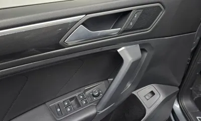 Volkswagen Tiguan 2020, 27551 км, за 21662.78 USD - фото 31