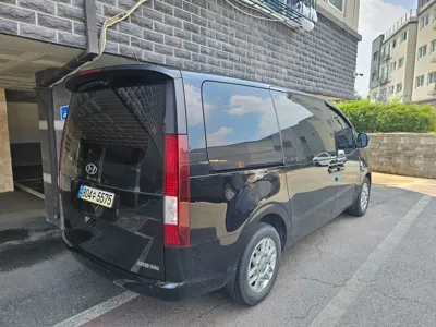 Hyundai Staria 2023, 69500 км, за 14853.43 USD