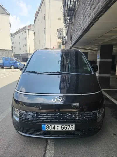 Hyundai Staria 2023, 69500 км, за 14853.43 USD