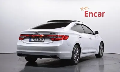 Hyundai Grandeur 2015, 163501 км, за 4957.7 USD