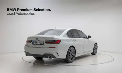 BMW 3-Series 2022, 24660 км, за 20802.18 USD