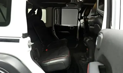 Jeep Wrangler 2020, 65841 км, за 24777 USD - фото 12