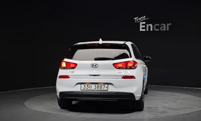 Hyundai i30 2018, 111993 км, за 5795.4 USD
