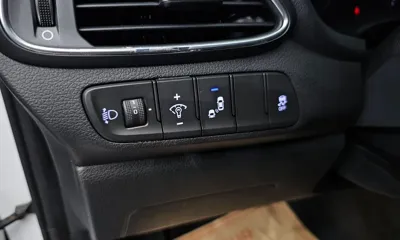 Hyundai i30 2018, 111993 км, за 5795.4 USD - фото 19