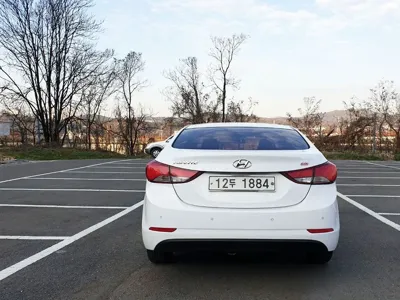 Hyundai Avante 2014, 139603 км, за 3216.49 USD