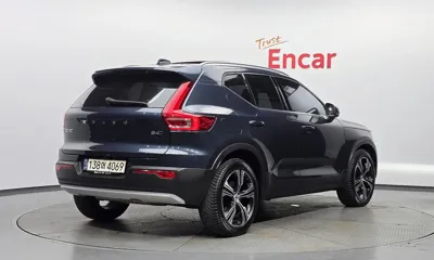 Volvo XC40 2021, 60850 км, за 19764.69 USD