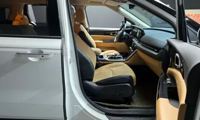 Kia Canival 2023, 31451 км, за 18721.96 USD - фото 26
