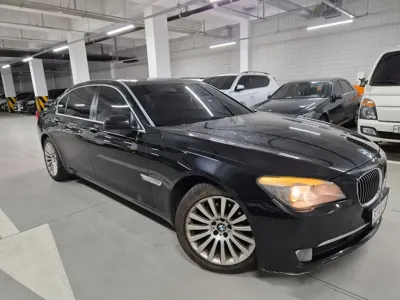 BMW 7-Series · 2012 год