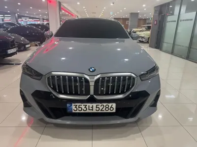 BMW 5-Series 2024, 28037 км, за 40370.22 USD