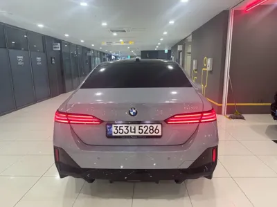BMW 5-Series 2024, 28037 км, за 40370.22 USD