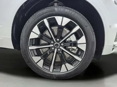 Volvo XC60 2026, 1619 км, за 48859.96 USD - фото 6