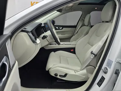 Volvo XC60 2026, 1619 км, за 48859.96 USD - фото 11