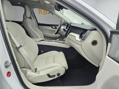 Volvo XC60 2026, 1619 км, за 48859.96 USD - фото 12