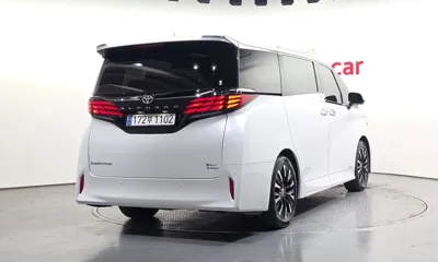 Toyota Alphard 2024, 34614 км, за 56848.27 USD