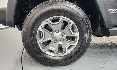 Jeep Wrangler 2016, 97406 км, за 14866.48 USD