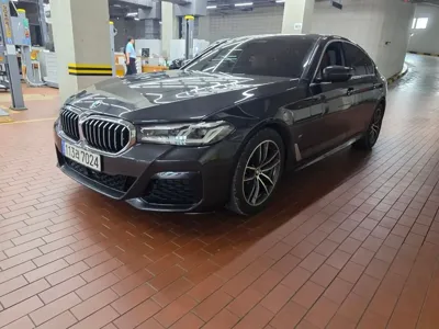 BMW 5-Series · 2022 год