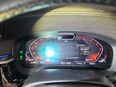 BMW 5-Series 2022, 29909 км, за 24287.78 USD - фото 8