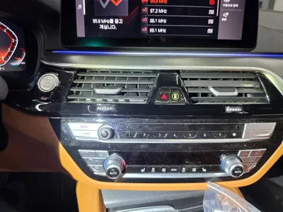 BMW 5-Series 2022, 29909 км, за 24287.78 USD - фото 9