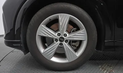 Audi Q4 e-tron 2023, 29820 км, за 24419.06 USD